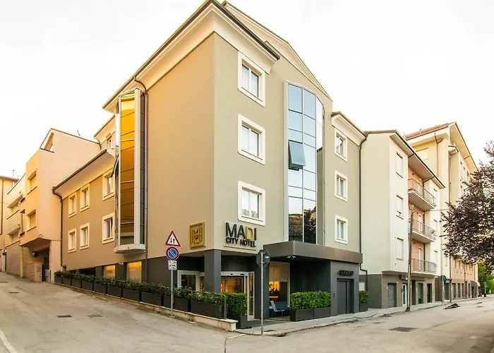 Madi city Hotel LʼAquila